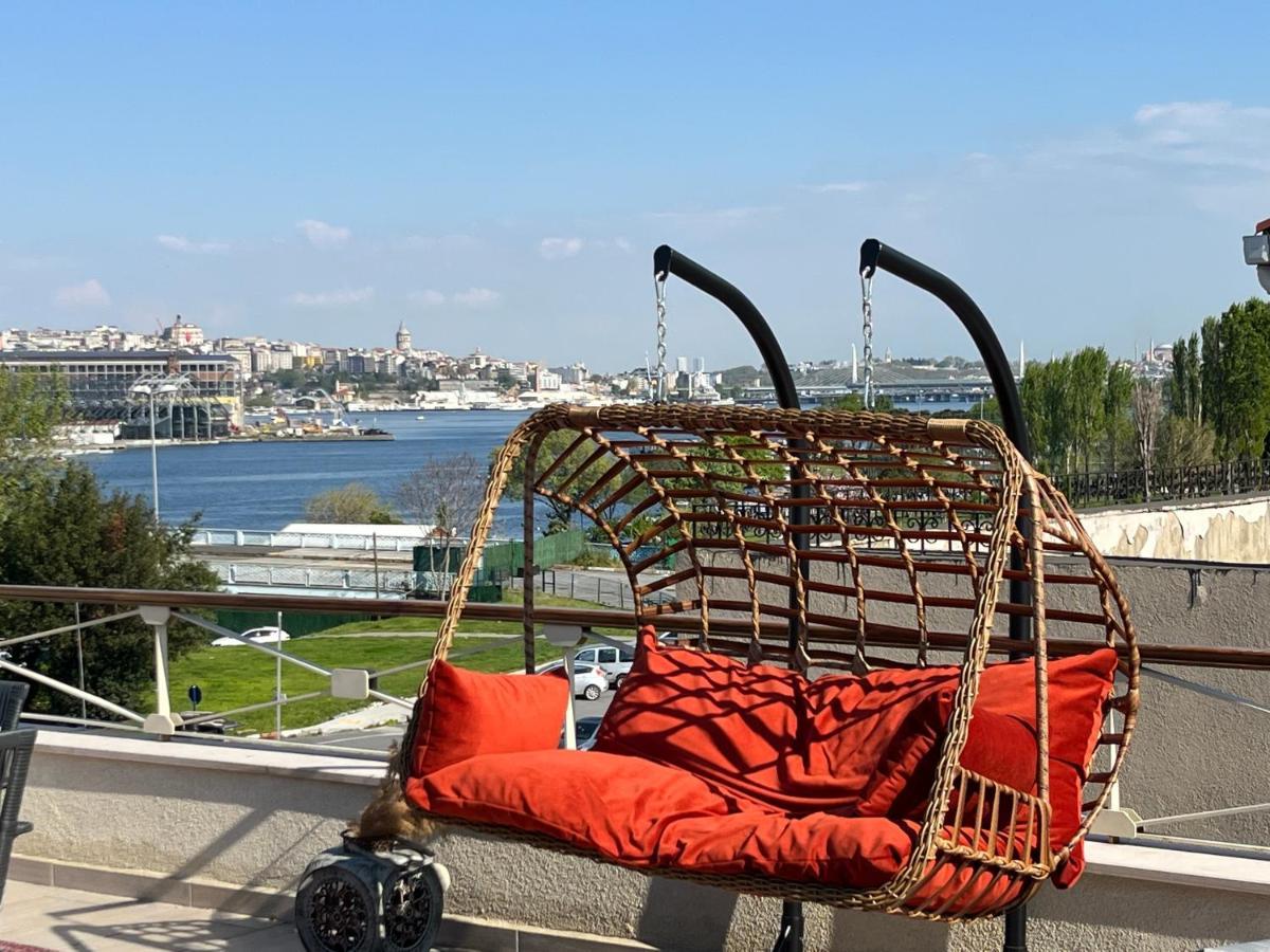 Waterfront Apartment By The Tram - Terrace With Dome & Golden Horn View In Fatih Istanbul Exterior foto