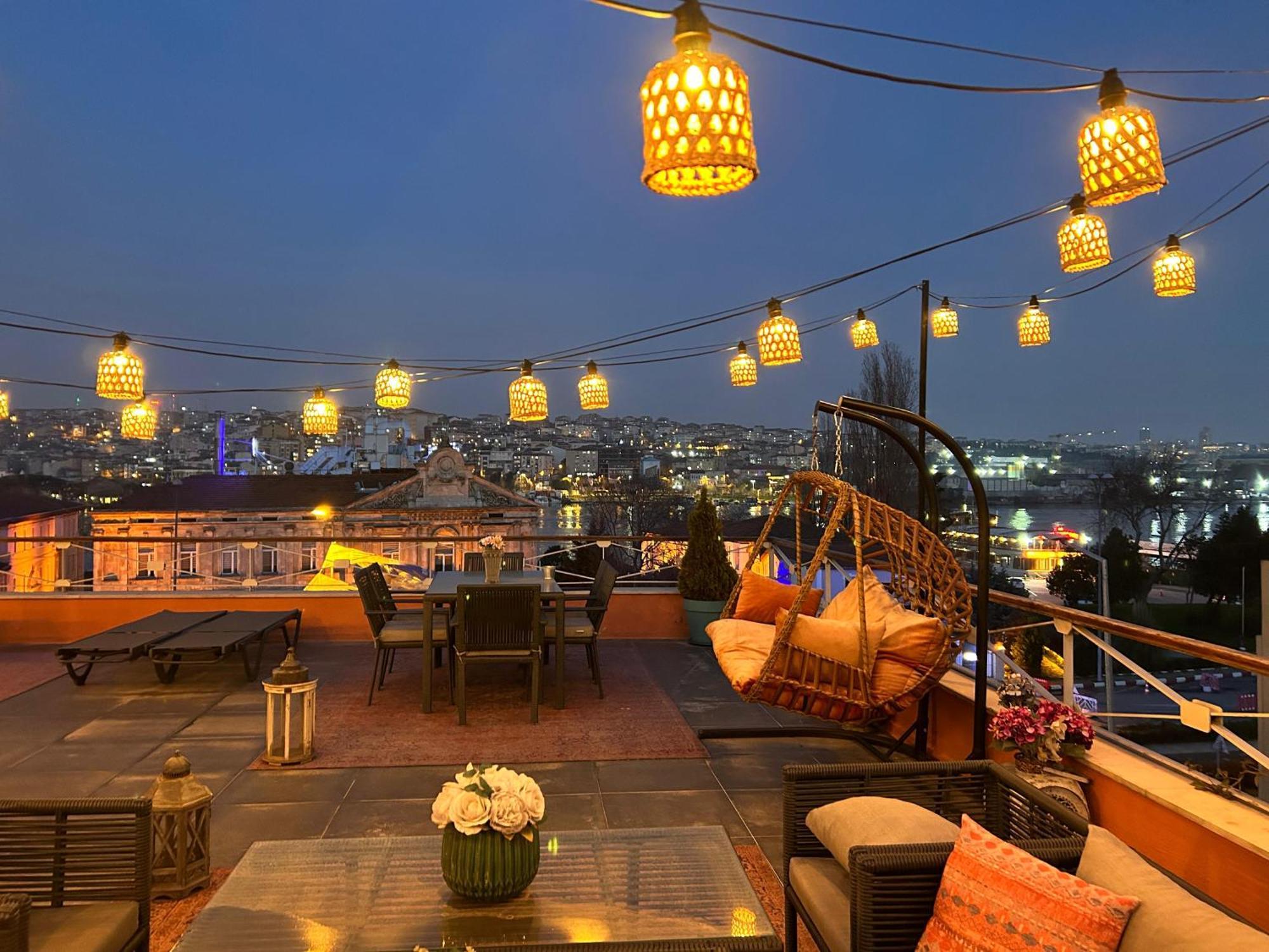 Waterfront Apartment By The Tram - Terrace With Dome & Golden Horn View In Fatih Istanbul Exterior foto