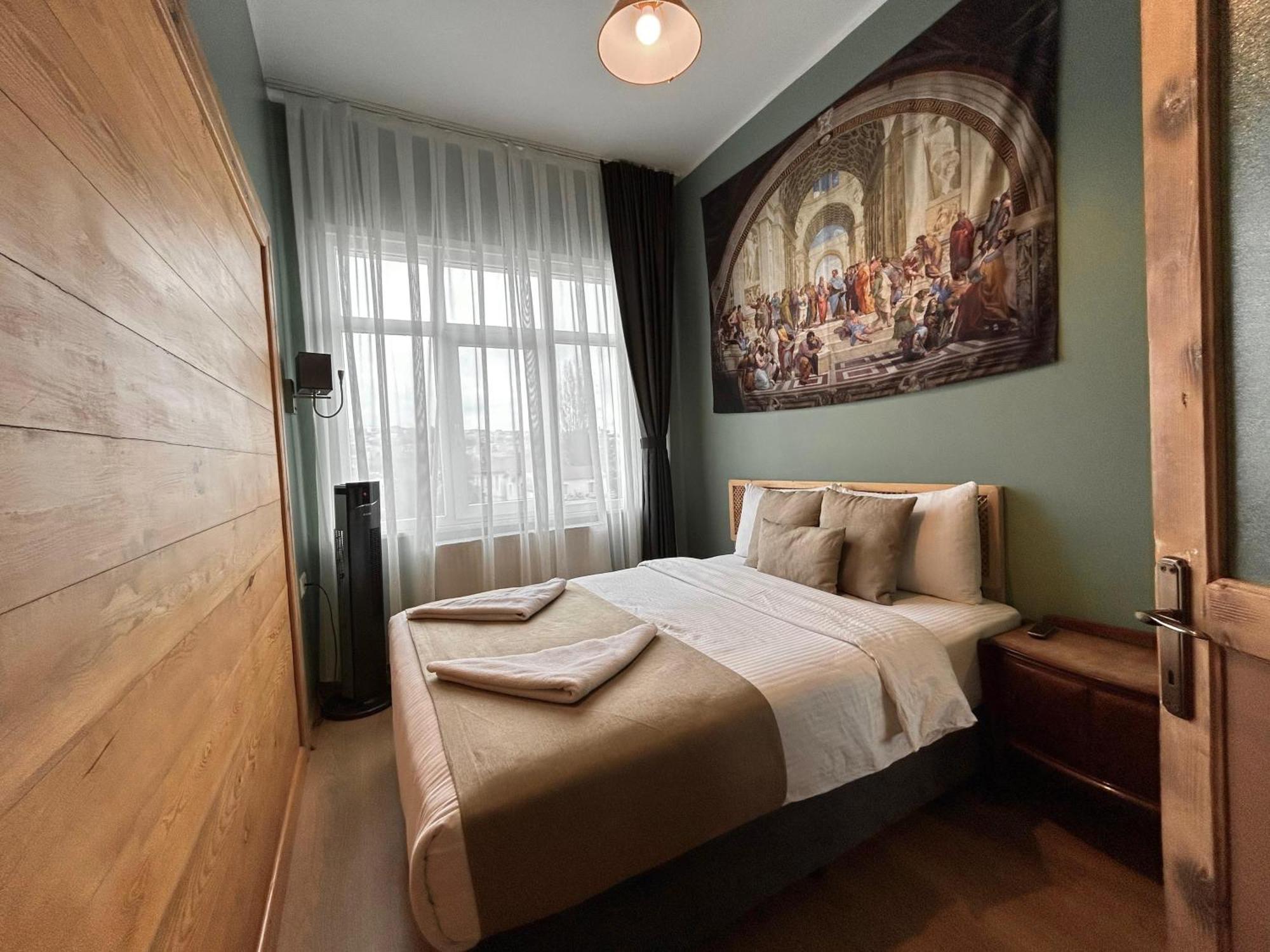 Waterfront Apartment By The Tram - Terrace With Dome & Golden Horn View In Fatih Istanbul Exterior foto