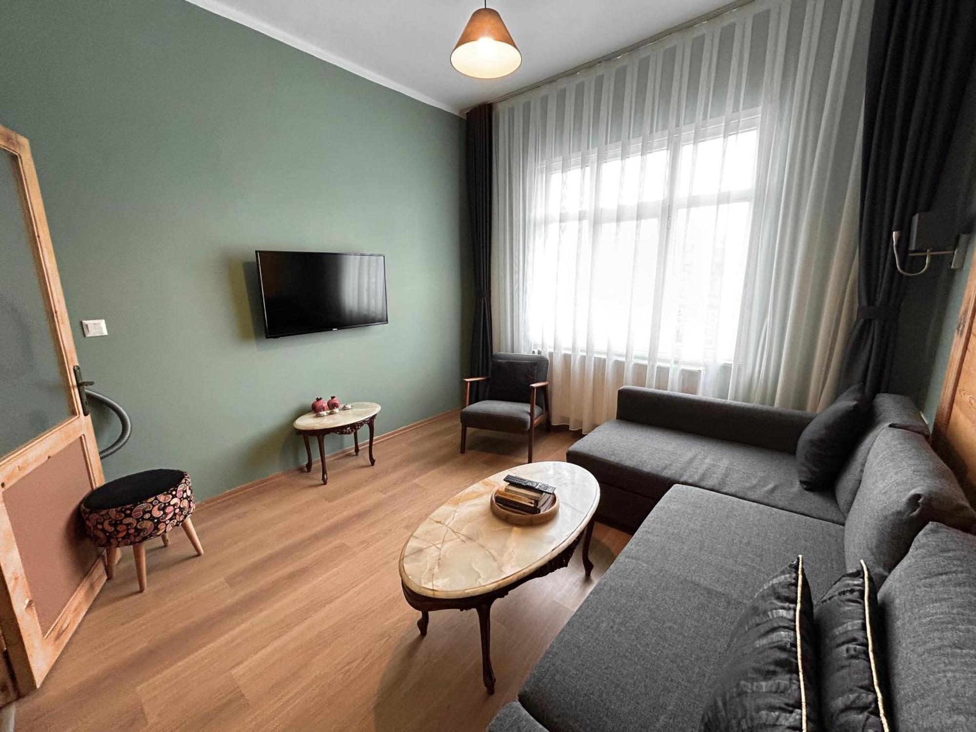 Waterfront Apartment By The Tram - Terrace With Dome & Golden Horn View In Fatih Istanbul Exterior foto