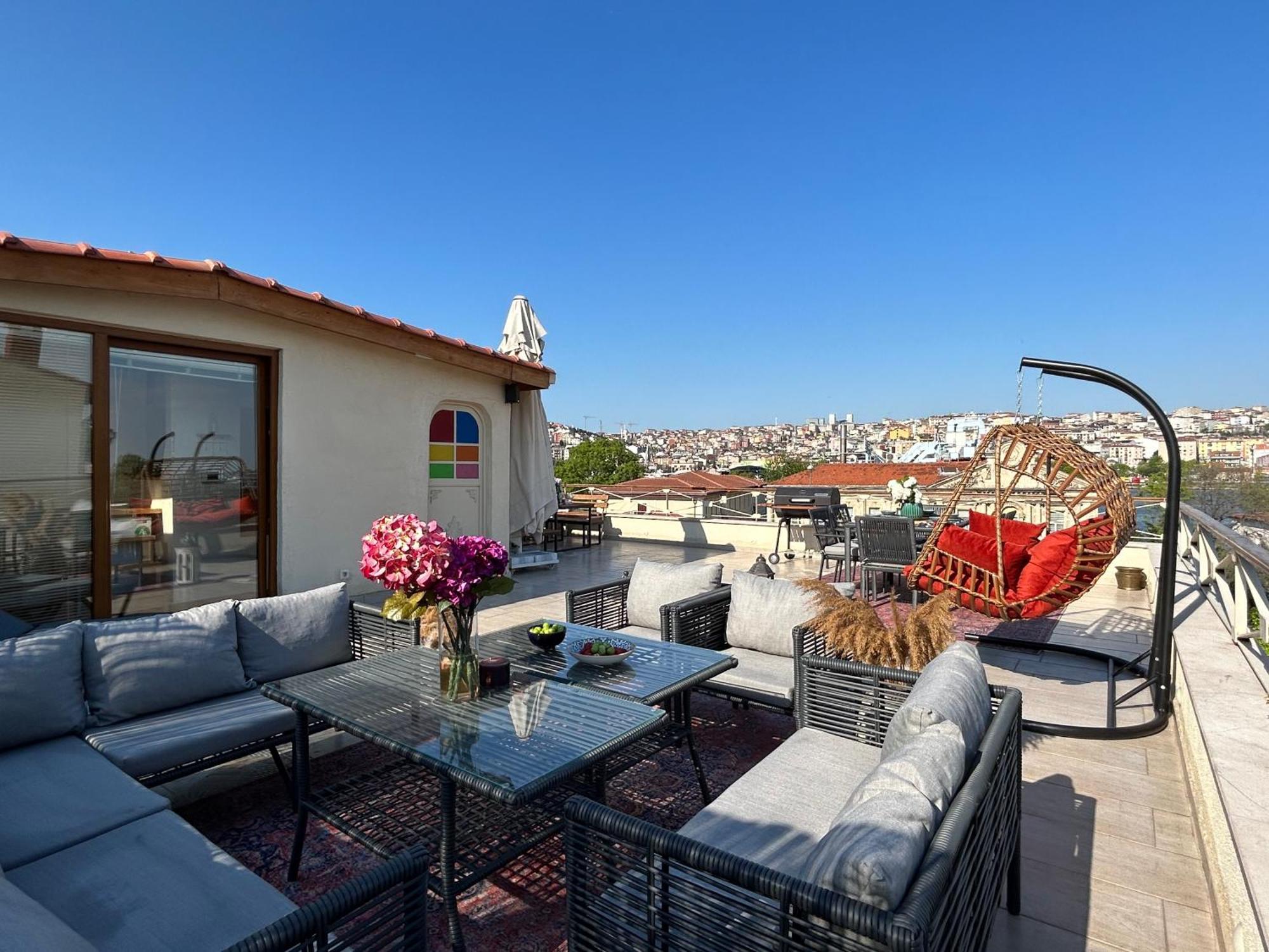Waterfront Apartment By The Tram - Terrace With Dome & Golden Horn View In Fatih Istanbul Exterior foto